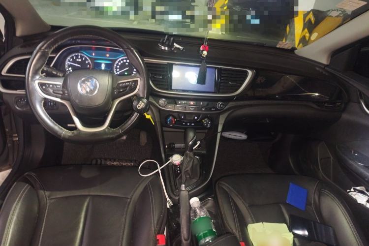 Used Buick GT 2018 18T Automatic Elite Model Center Console
