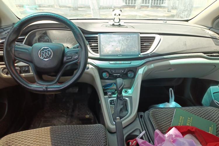 Used Buick GT 2018 15T Dual-Clutch Advanced Model China V Standard Center Console
