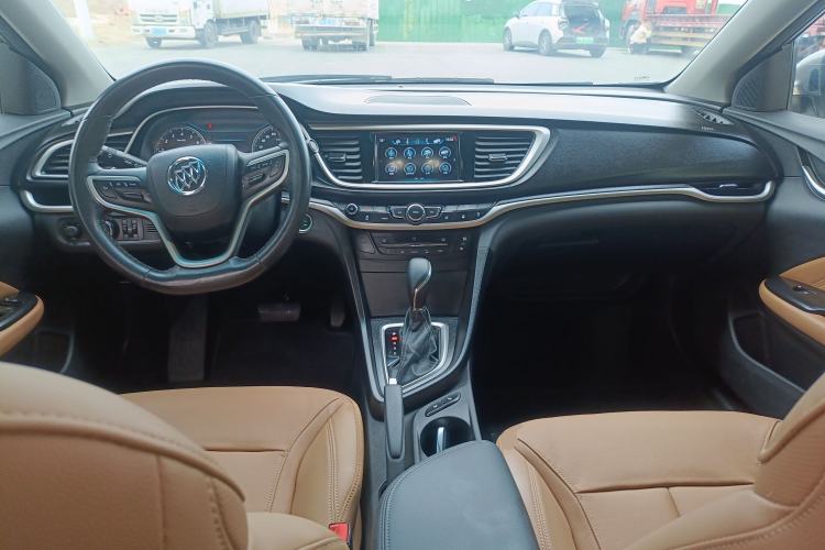 Used Buick GT 2018 18T Automatic Flagship Model Center Console