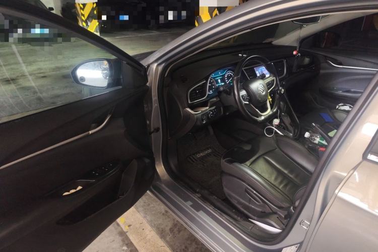 Used Buick GT 2018 18T Automatic Elite Model Driver Seat