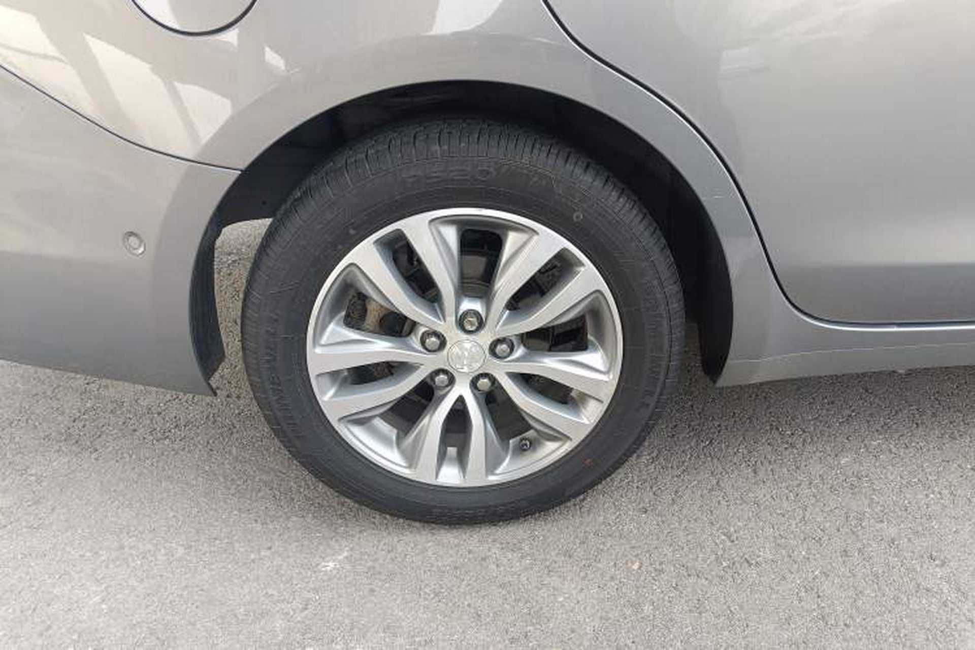 Used Buick GT 2018 18T Automatic Flagship Model Exterior 5