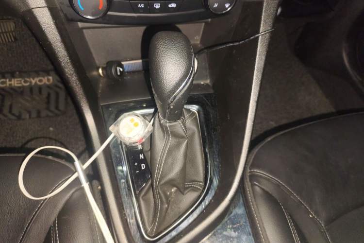 Used Buick GT 2018 18T Automatic Elite Model Gear Lever