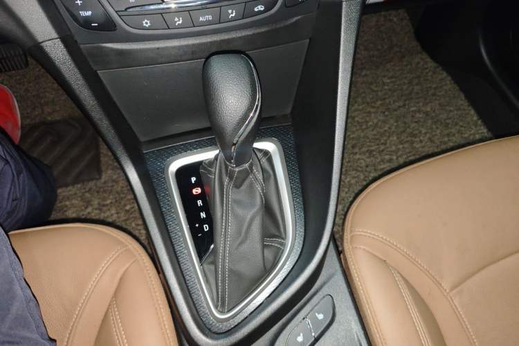 Used Buick GT 2018 18T Automatic Flagship Model Gear Lever