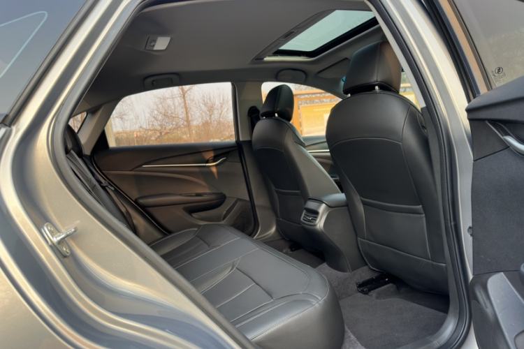 Used Buick GT 2018 18T Automatic Elite Model Interior 3