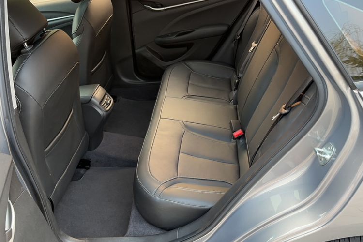 Used Buick GT 2018 18T Automatic Elite Model Interior 4