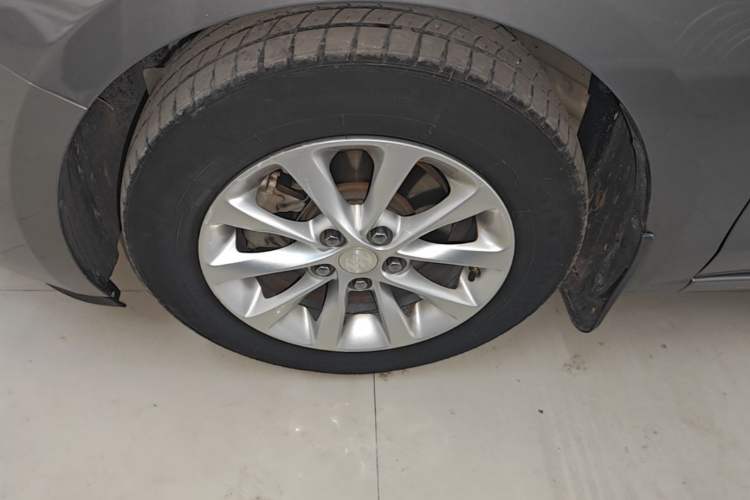 Used Buick GT 2018 15T Manual Entry-Level Version China V Standard Left Front Wheel Hub