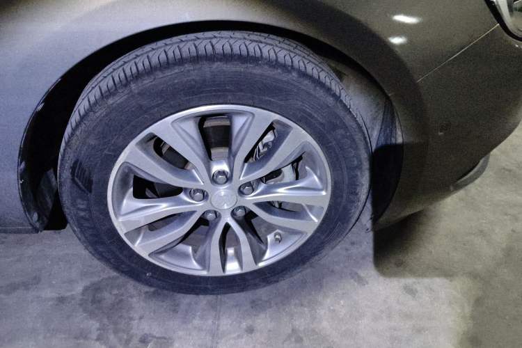Used Buick GT 2018 18T Automatic Flagship Model Right Front Wheel Hub