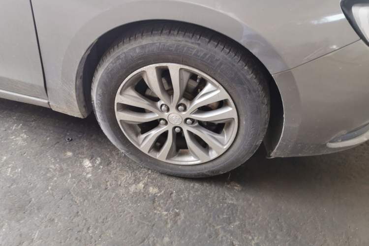 Used Buick GT 2018 15T Dual-Clutch Elite Model China V Standard Right Front Wheel Hub