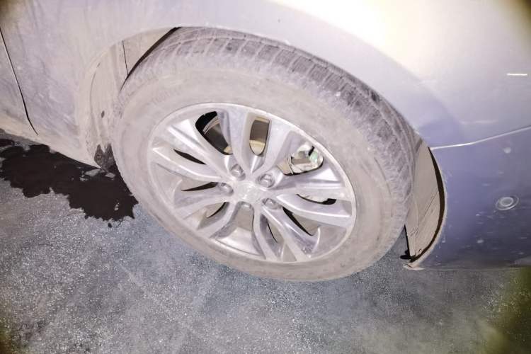Used Buick GT 2018 18T Automatic Flagship Model Right Front Wheel Hub