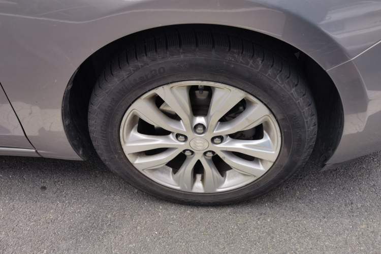 Used Buick GT 2018 15T Dual-Clutch Elite Model China V Standard Right Front Wheel Hub