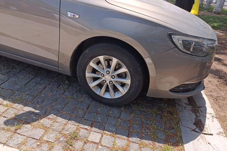 Used Buick GT 2018 15T Dual-Clutch Advanced Model China V Standard Right Front Wheel Hub