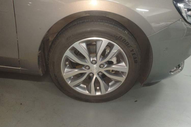 Used Buick GT 2018 18T Automatic Flagship Model Right Front Wheel Hub