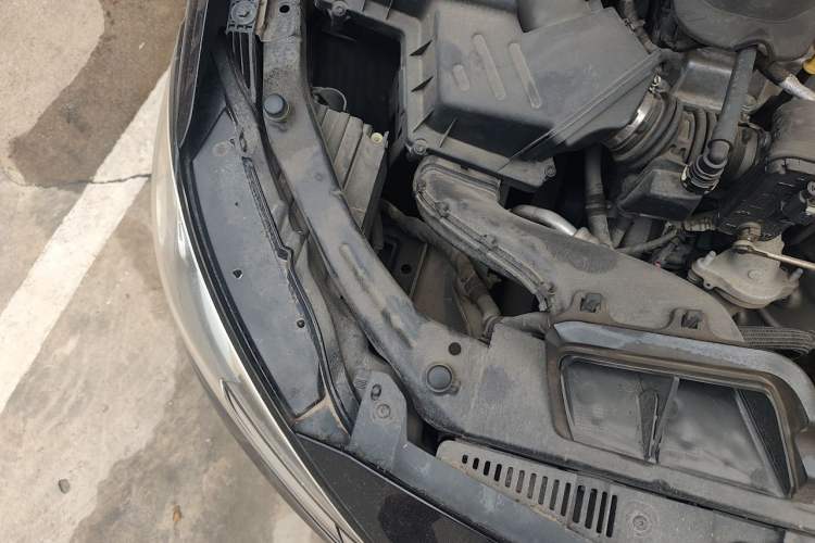 Used Buick GT 2019 18T Automatic Connected Elite Model China V Standard Engine Bay Right