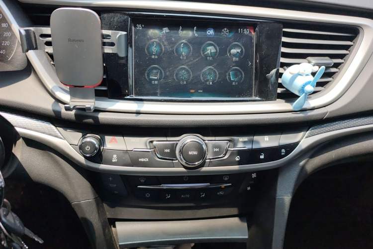 Used Buick GT 2019 18T Automatic Connected Elite Model China VI Standard Audio And AC Panel