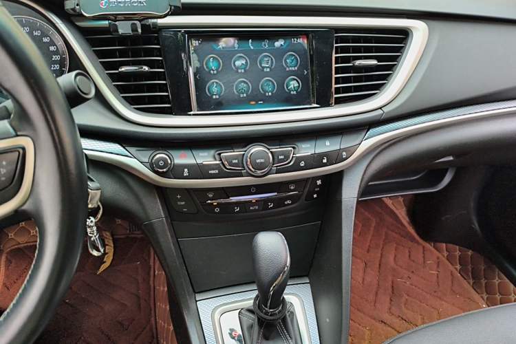 Used Buick GT 2019 18T Automatic Connected Elite Model China VI Standard Audio And AC Panel