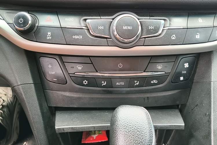 Used Buick GT 2019 18T Automatic Connected Elite Model China VI Standard Audio And AC Panel