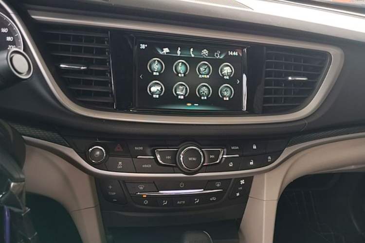 Used Buick GT 2019 15T Dual-Clutch Connected Elite Model China VI Audio And AC Panel