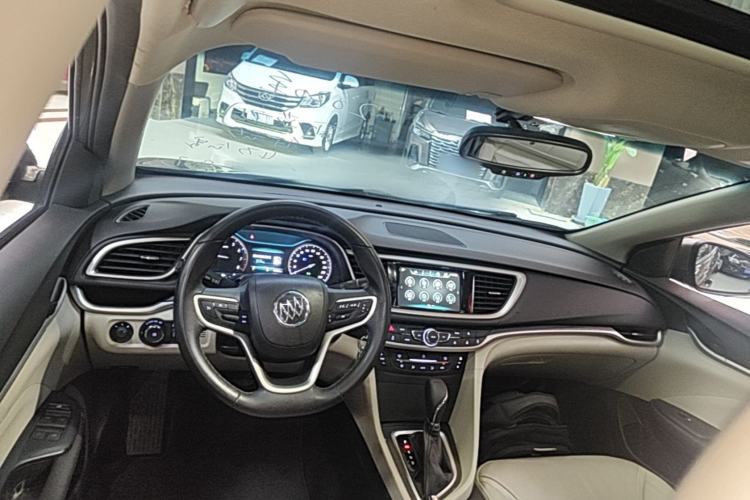 Used Buick GT 2019 15T Dual-Clutch Connected Elite Model China VI Center Console