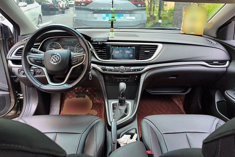 Used Buick GT 2019 18T Automatic Connected Elite Model China VI Standard Center Console