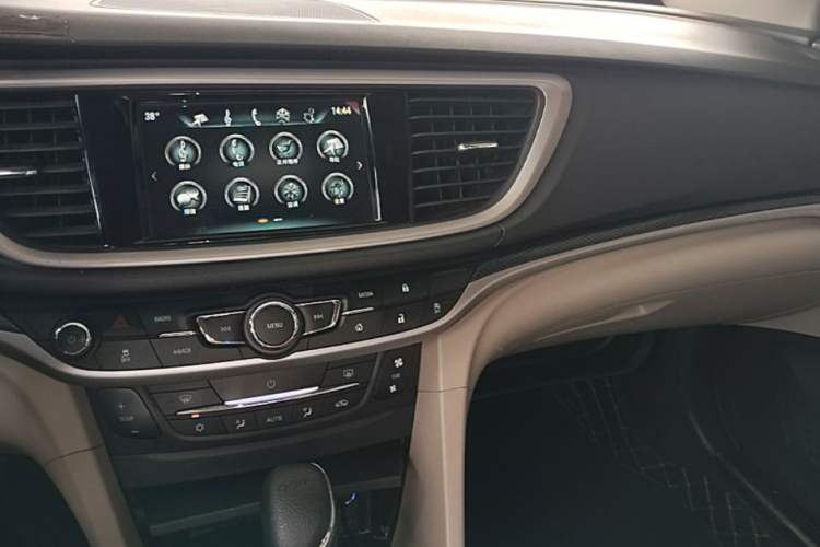 Used Buick GT 2019 15T Dual-Clutch Connected Elite Model China VI Center Console