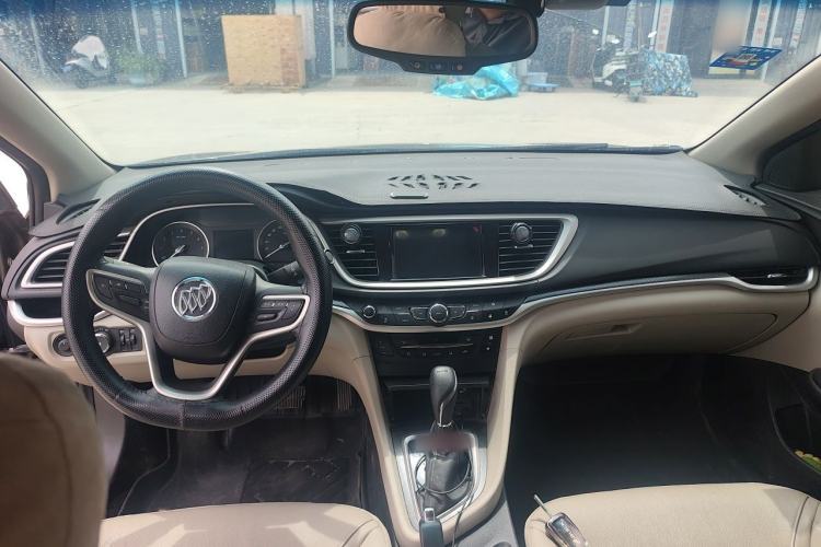 Used Buick GT 2019 15T Dual-Clutch Connected Elite Model China VI Center Console