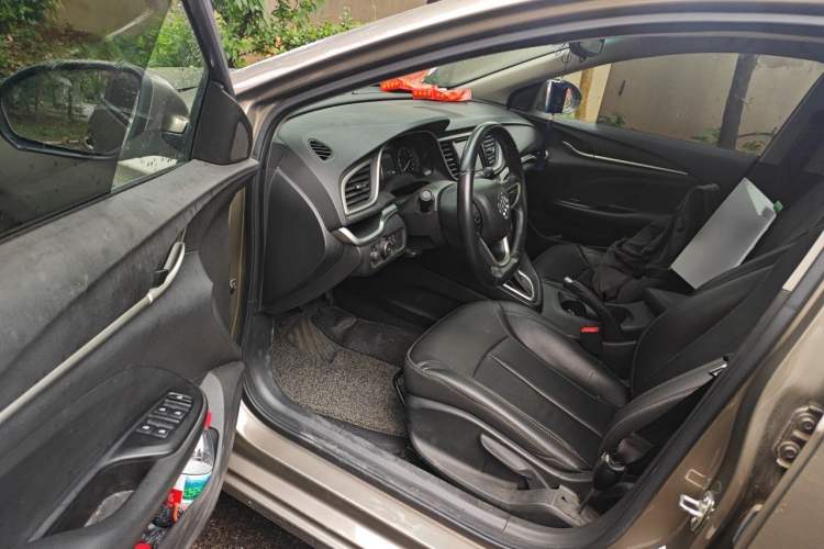 Used Buick GT 2019 18T Automatic Connected Elite Model China VI Standard Driver Seat