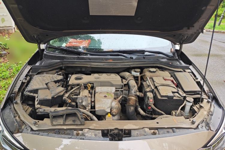 Used Buick GT 2019 18T Automatic Connected Elite Model China VI Standard Engine Bay