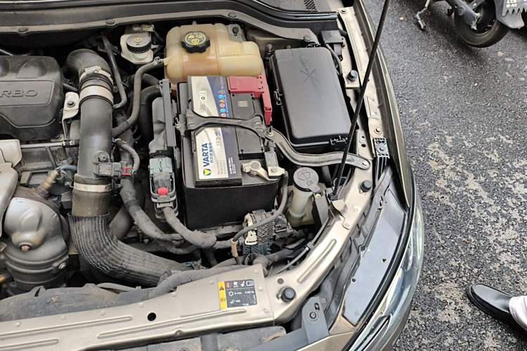 Used Buick GT 2019 18T Automatic Connected Elite Model China VI Standard Engine Bay Left