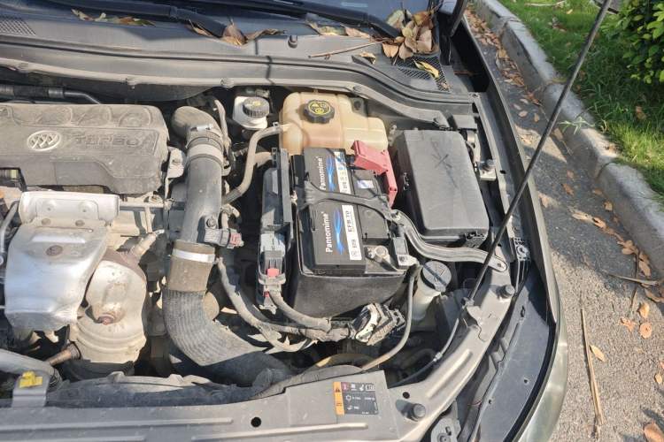 Used Buick GT 2019 18T Automatic Connected Elite Model China VI Standard Engine Bay Left