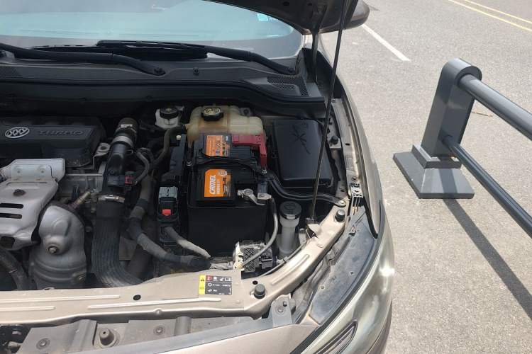 Used Buick GT 2019 15T Dual-Clutch Connected Elite Model China VI Engine Bay Left