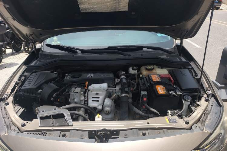 Used Buick GT 2019 15T Dual-Clutch Connected Elite Model China VI Engine Bay