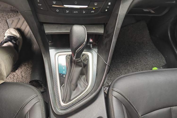 Used Buick GT 2019 18T Automatic Connected Elite Model China VI Standard Gear Lever