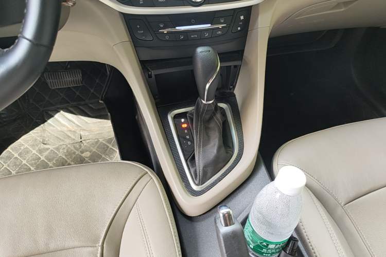 Used Buick GT 2019 15T Dual-Clutch Connected Elite Model China VI Gear Lever