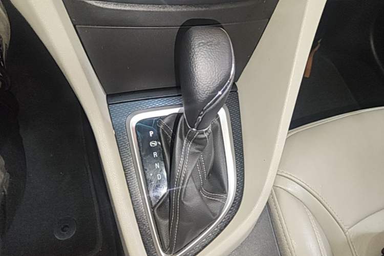 Used Buick GT 2019 15T Dual-Clutch Connected Elite Model China VI Gear Lever