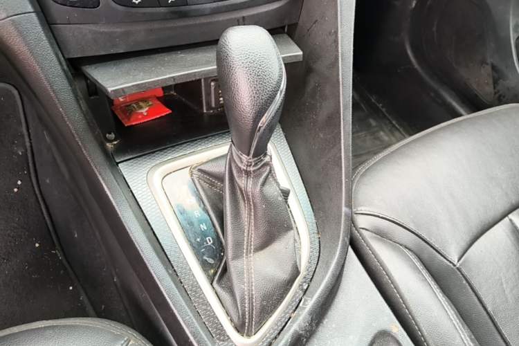 Used Buick GT 2019 18T Automatic Connected Elite Model China VI Standard Gear Lever