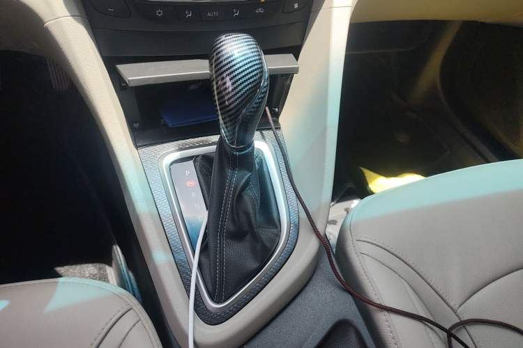 Used Buick GT 2019 15T Dual-Clutch Connected Elite Model China VI Gear Lever