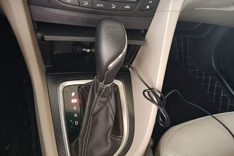 Used Buick GT 2019 15T Dual-Clutch Connected Elite Model China VI Gear Lever