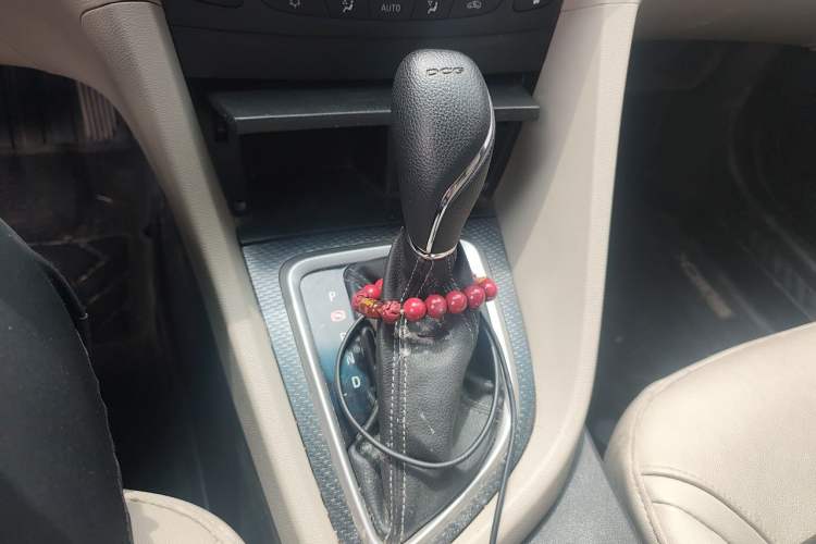 Used Buick GT 2019 15T Dual-Clutch Connected Elite Model China VI Gear Lever