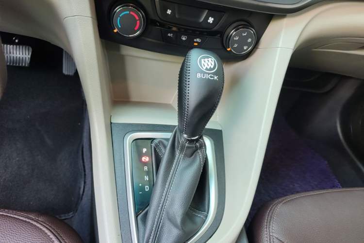 Used Buick GT 2019 15T Dual-Clutch Advanced Version China VI Standard Gear Lever