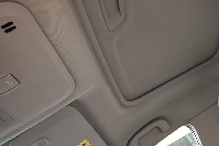 Used Buick GT 2019 15T Dual-Clutch Connected Elite Model China VI Headliner