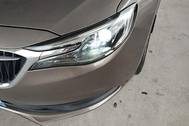 Used Buick GT 2019 15T Dual-Clutch Connected Elite Model China VI Left Front Headlight