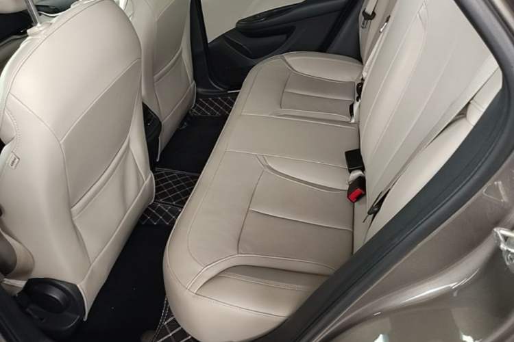 Used Buick GT 2019 15T Dual-Clutch Connected Elite Model China VI Left Rear Seat