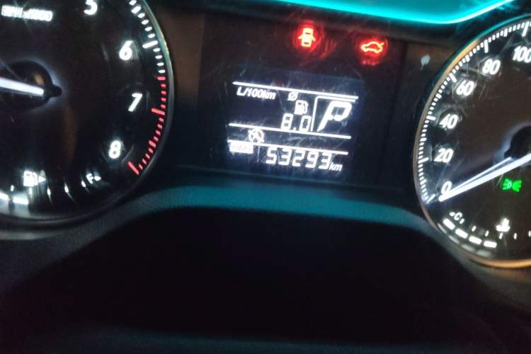 Used Buick GT 2019 15T Dual-Clutch Advanced Version China VI Standard Odometer Close Up