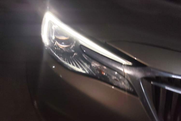 Used Buick GT 2019 15T Dual-Clutch Advanced Version China VI Standard Right Front Headlight