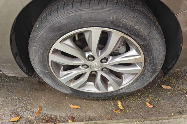 Used Buick GT 2019 18T Automatic Connected Elite Model China VI Standard Right Front Wheel Hub