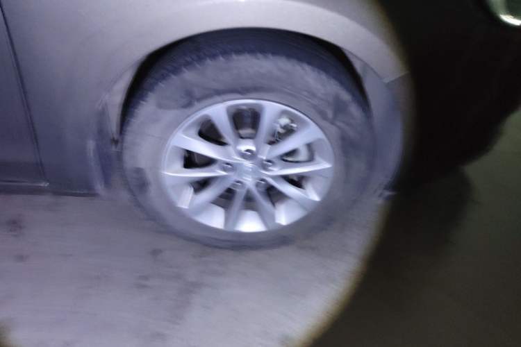 Used Buick GT 2019 15T Dual-Clutch Advanced Version China VI Standard Right Front Wheel Hub