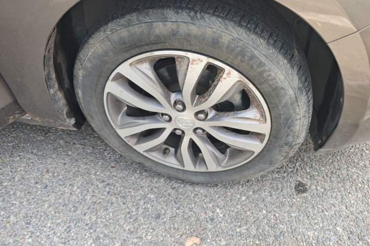 Used Buick GT 2019 18T Automatic Connected Elite Model China VI Standard Right Front Wheel Hub