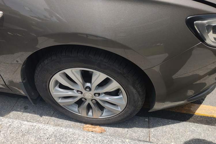 Used Buick GT 2019 15T Dual-Clutch Connected Elite Model China VI Right Front Wheel Hub