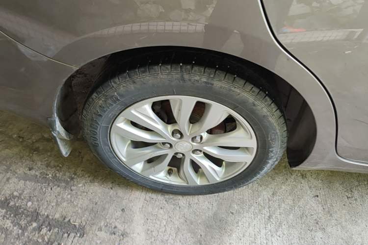 Used Buick GT 2019 15T Dual-Clutch Connected Elite Model China VI Right Rear Wheel Hub