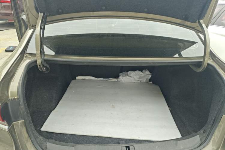 Used Buick GT 2019 18T Automatic Connected Elite Model China VI Standard Trunk